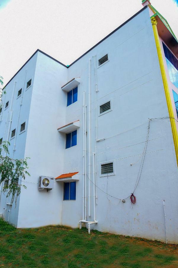 Mahathi Resort And Spa Yelagiri Dış mekan fotoğraf